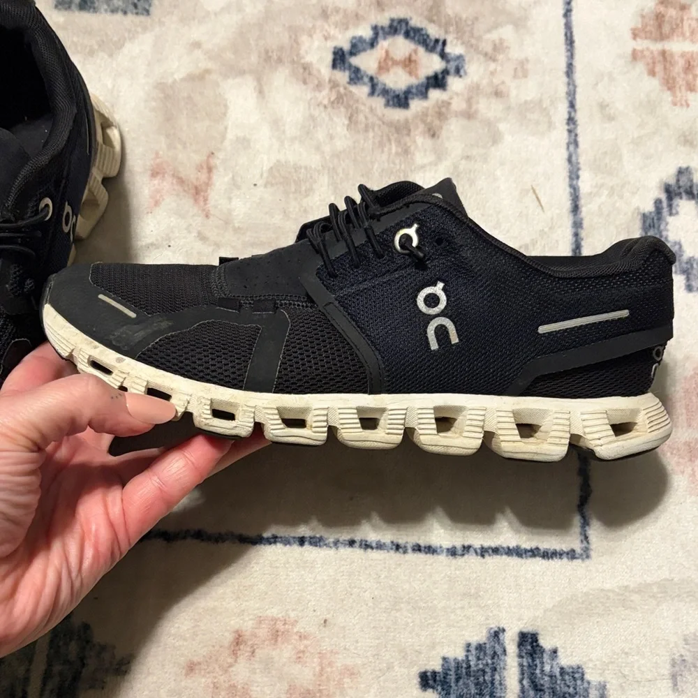On Running Womens Black and White Sneakers size 6.5 - Picture 6 of 12